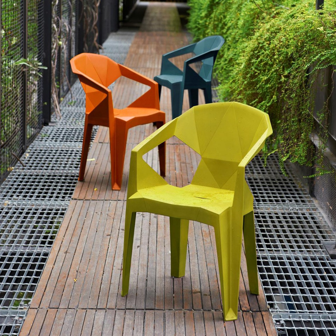Taiyo Plastic Seat Dining Chairs